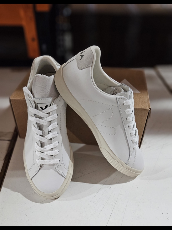 Veja Shoes - Veja White Leather Low-Top Sneakers